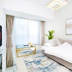 Lux The Executive Ocean View Suite 2